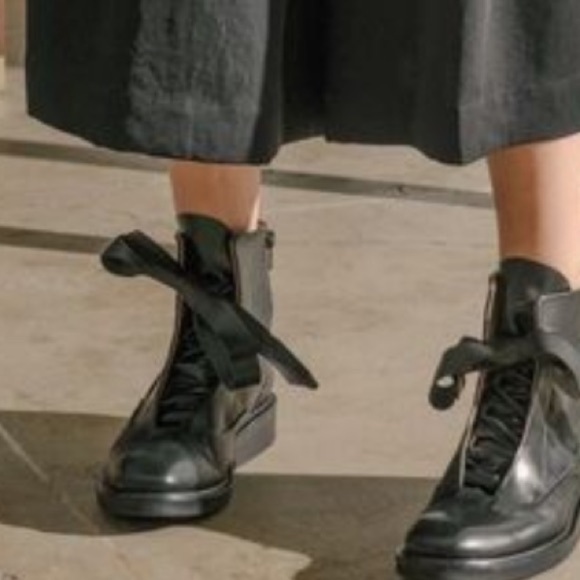 COCLICO BLACK Braeburn Ankle Boot . Size 39 1/2 - Picture 1 of 11